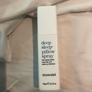 Deep sleep pillow spray